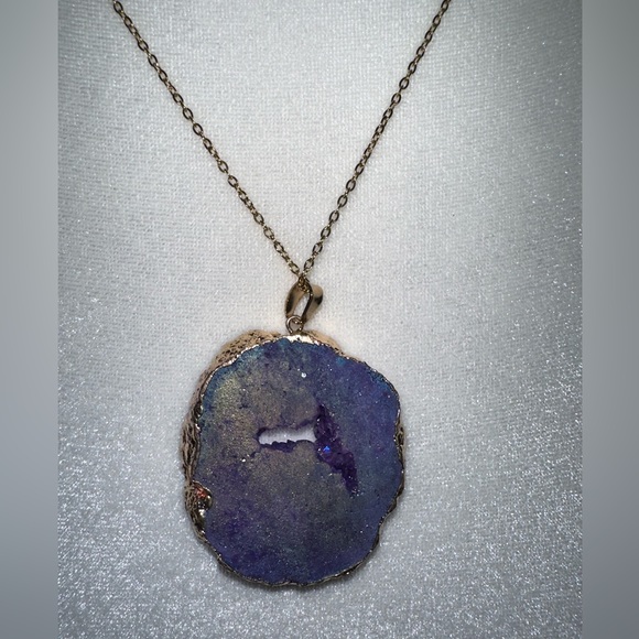 Gold plated Raw Rainbow/ Purple Amethyst Crystal Quartz Druzy Pendant Necklace - Picture 7 of 9